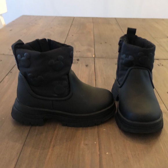 Zara x Disney boots - Picture 1 of 6